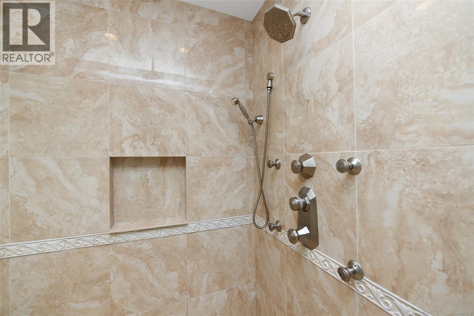 3300 Majestic Dr, Courtenay, British Columbia  V9N 9X5 - Photo 30 - 1007816