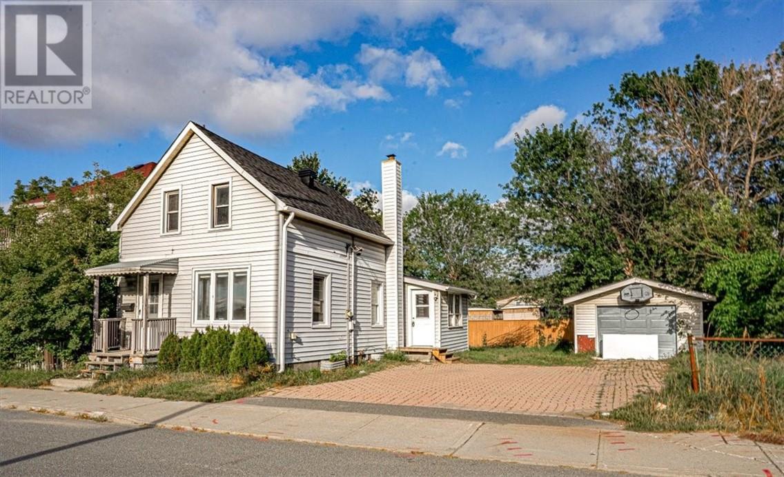 Property at 284 Notre Dame Avenue image 2