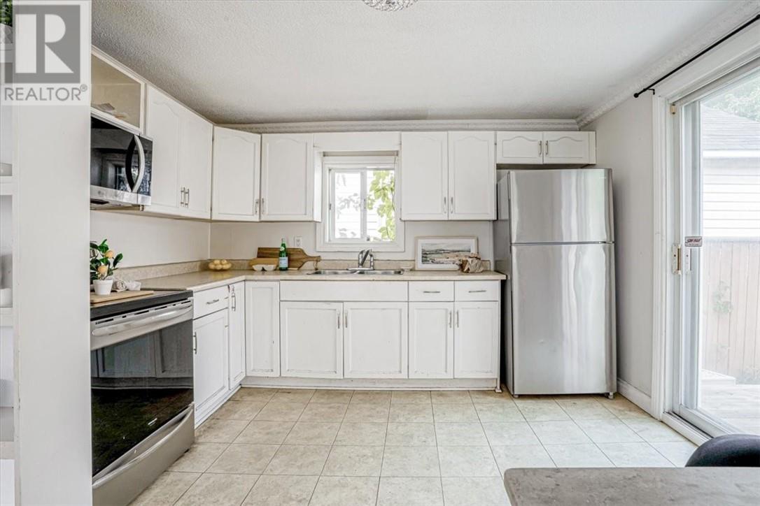284 Notre Dame Avenue, Greater Sudbury, Ontario  P3C 5K5 - Photo 6 - 2124422