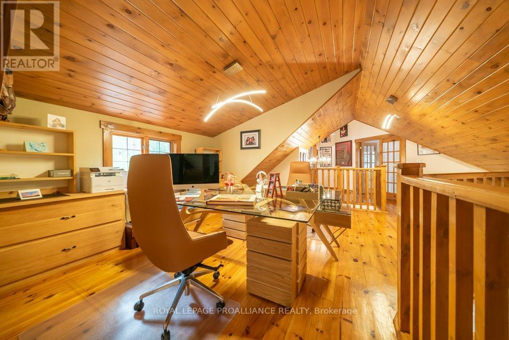 1421 Turtle Lake Lane, North Frontenac, Ontario  K0H 2M0 - Photo 24 - X12229389