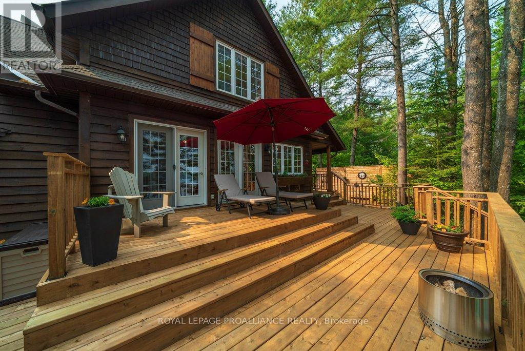 1421 Turtle Lake Lane, North Frontenac, Ontario  K0H 2M0 - Photo 36 - X12229389