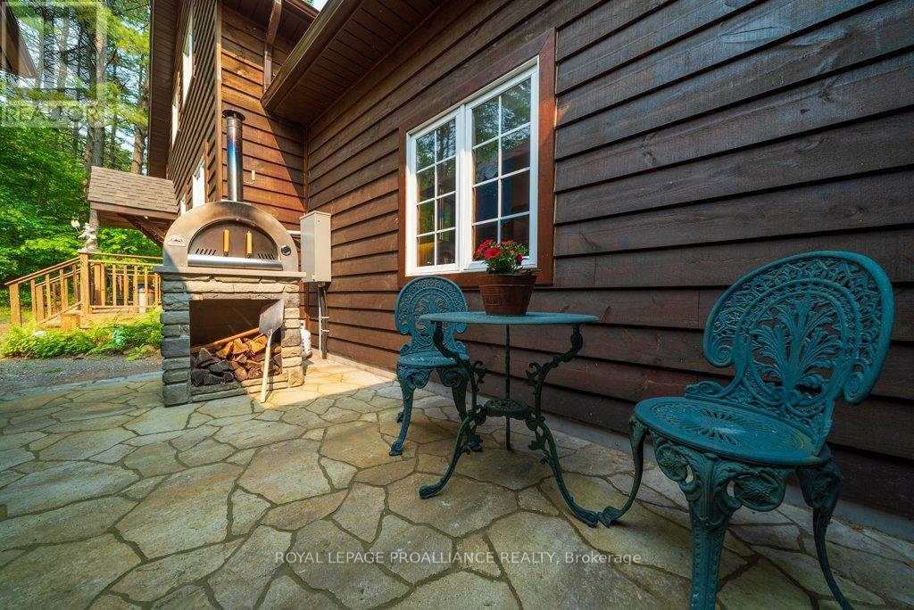 1421 Turtle Lake Lane, North Frontenac, Ontario  K0H 2M0 - Photo 5 - X12229389