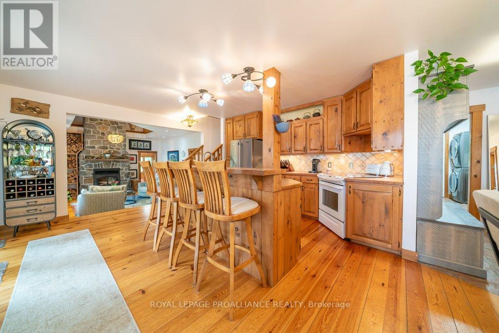 1421 Turtle Lake Lane, North Frontenac, Ontario  K0H 2M0 - Photo 17 - X12229389