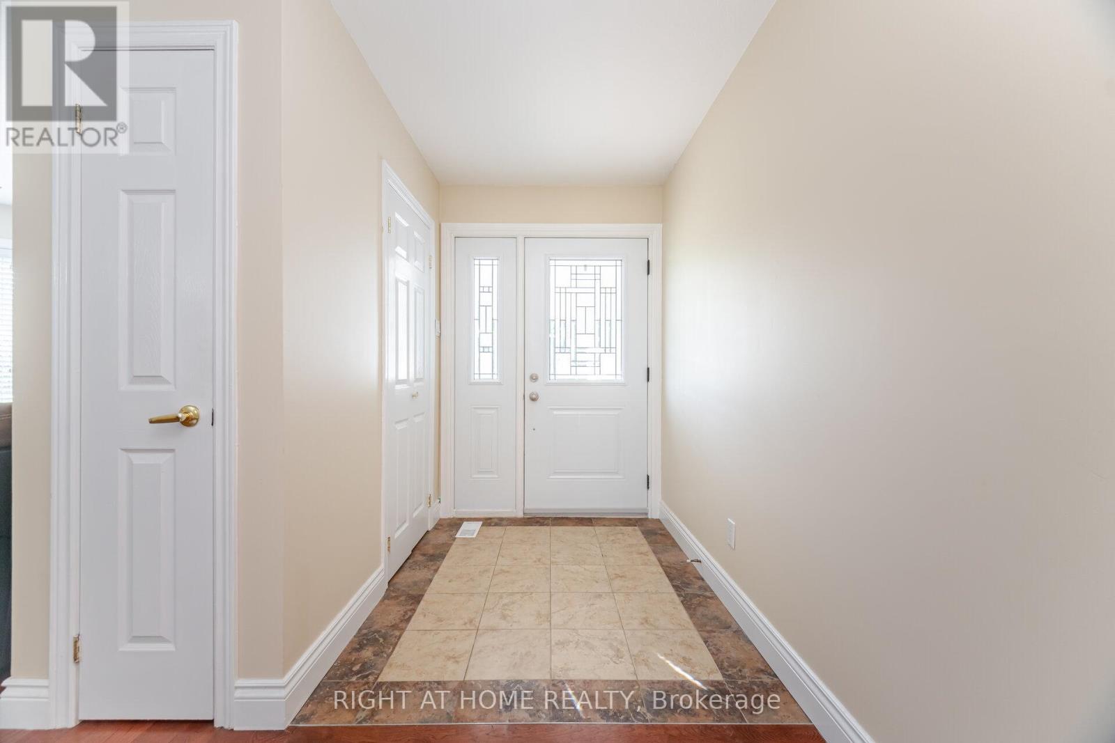 8080 Side Rd 15 Road, Halton Hills, Ontario  L9T 2X7 - Photo 4 - W12337732