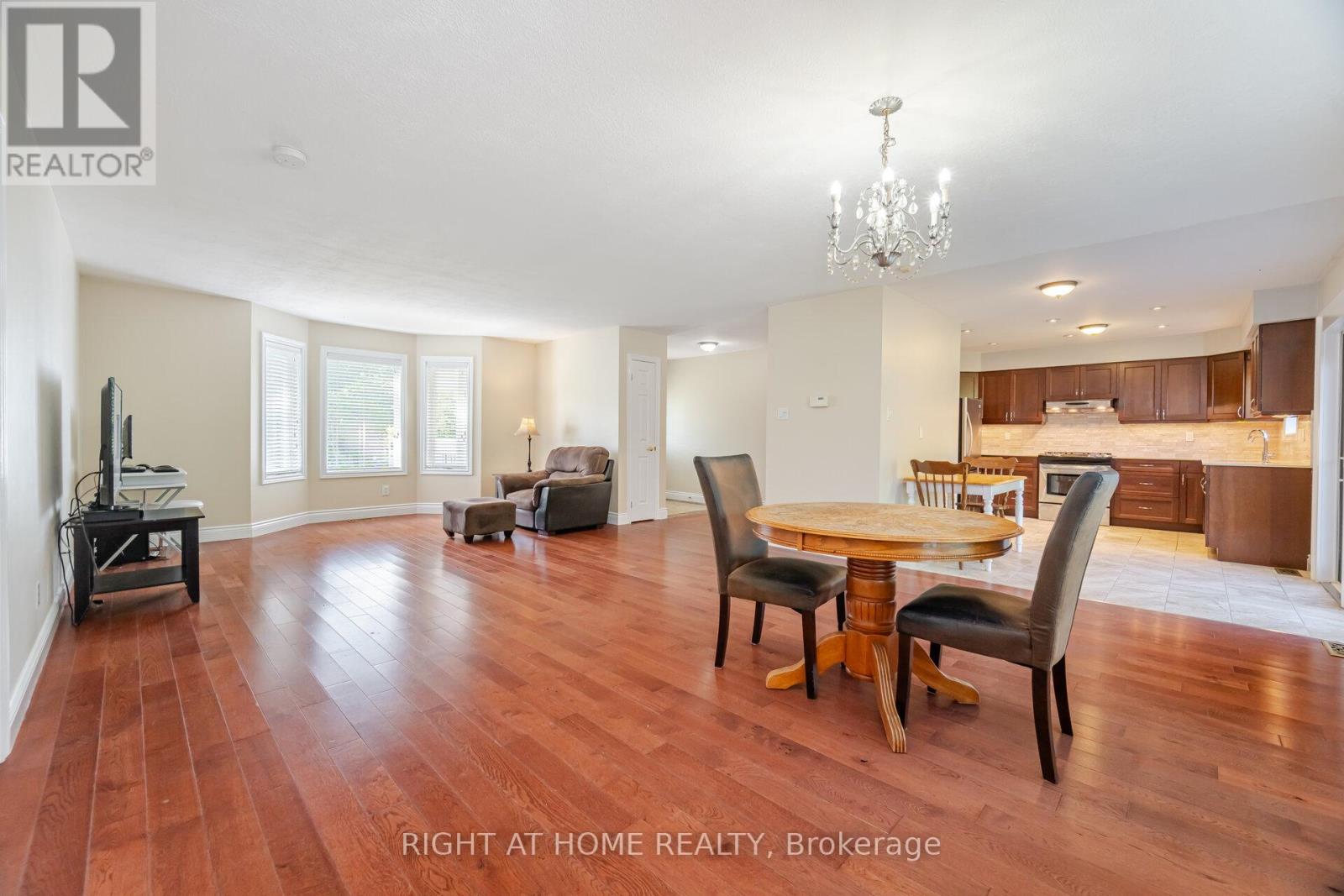 8080 Side Rd 15 Road, Halton Hills, Ontario  L9T 2X7 - Photo 9 - W12337732