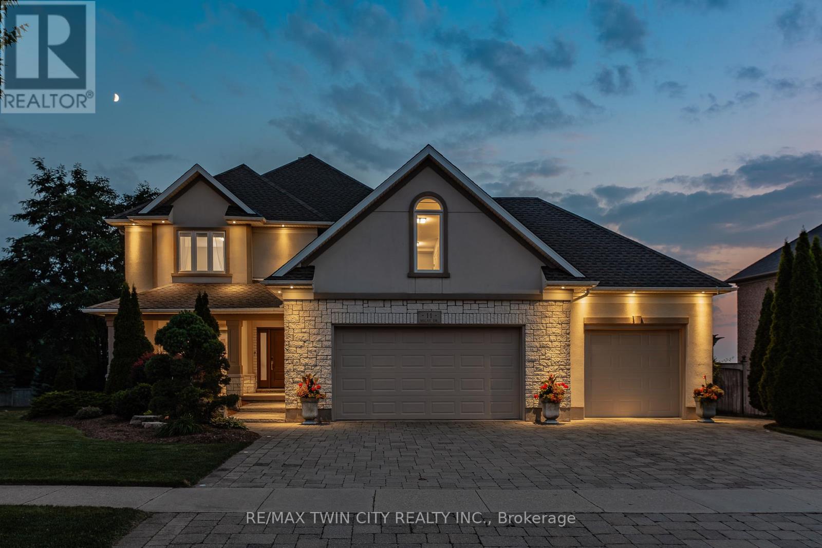 11 MILNE DRIVE, Wilmot, Ontario