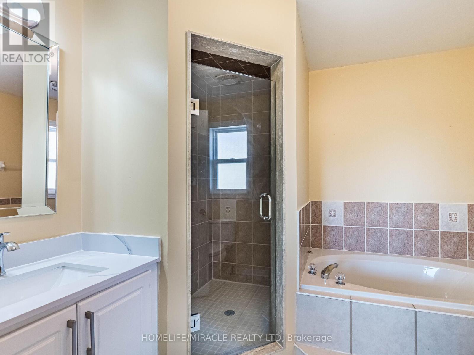 55 Native Landing, Brampton, Ontario  L6X 5A7 - Photo 28 - W12374499