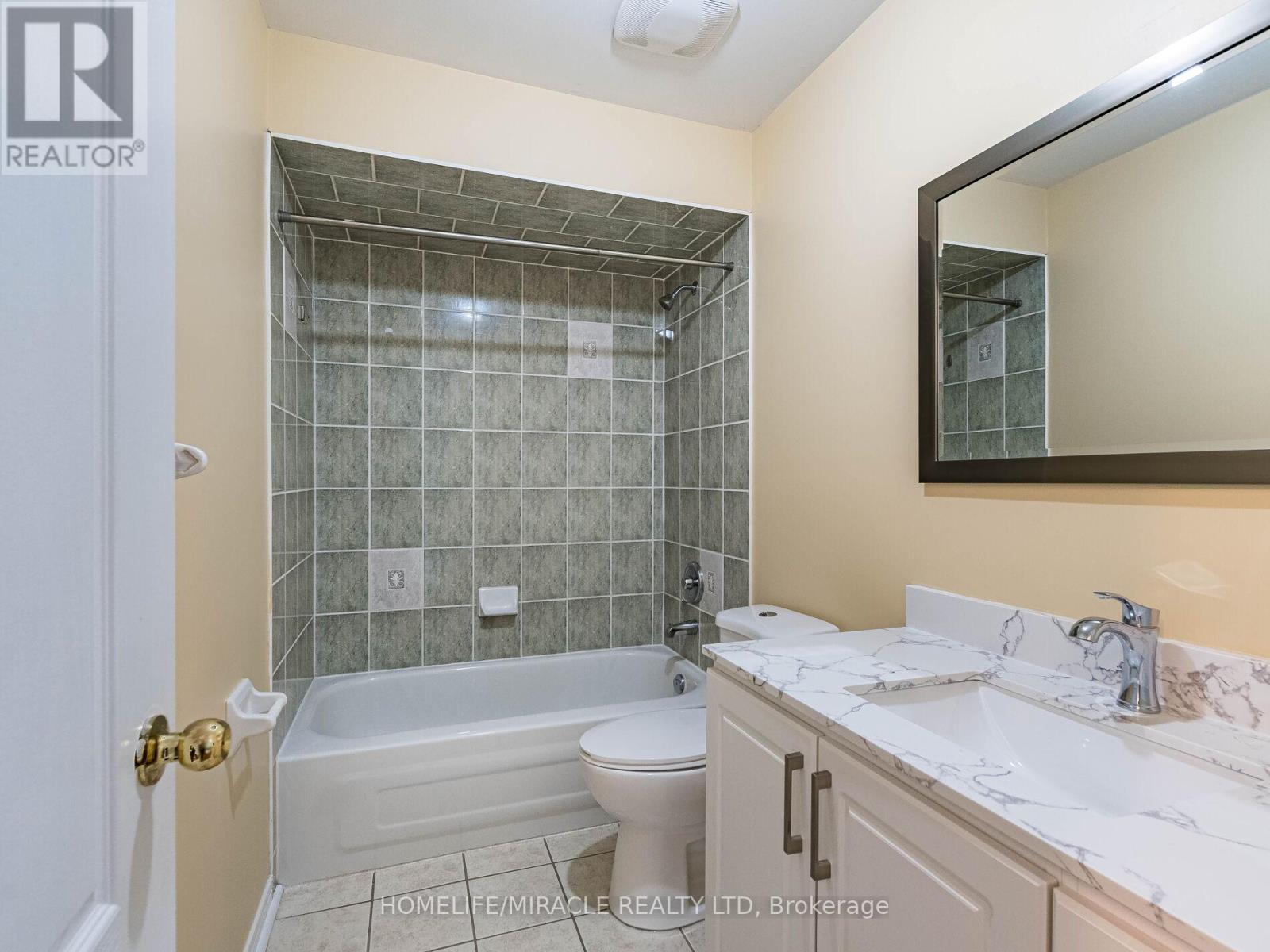 55 Native Landing, Brampton, Ontario  L6X 5A7 - Photo 36 - W12374499