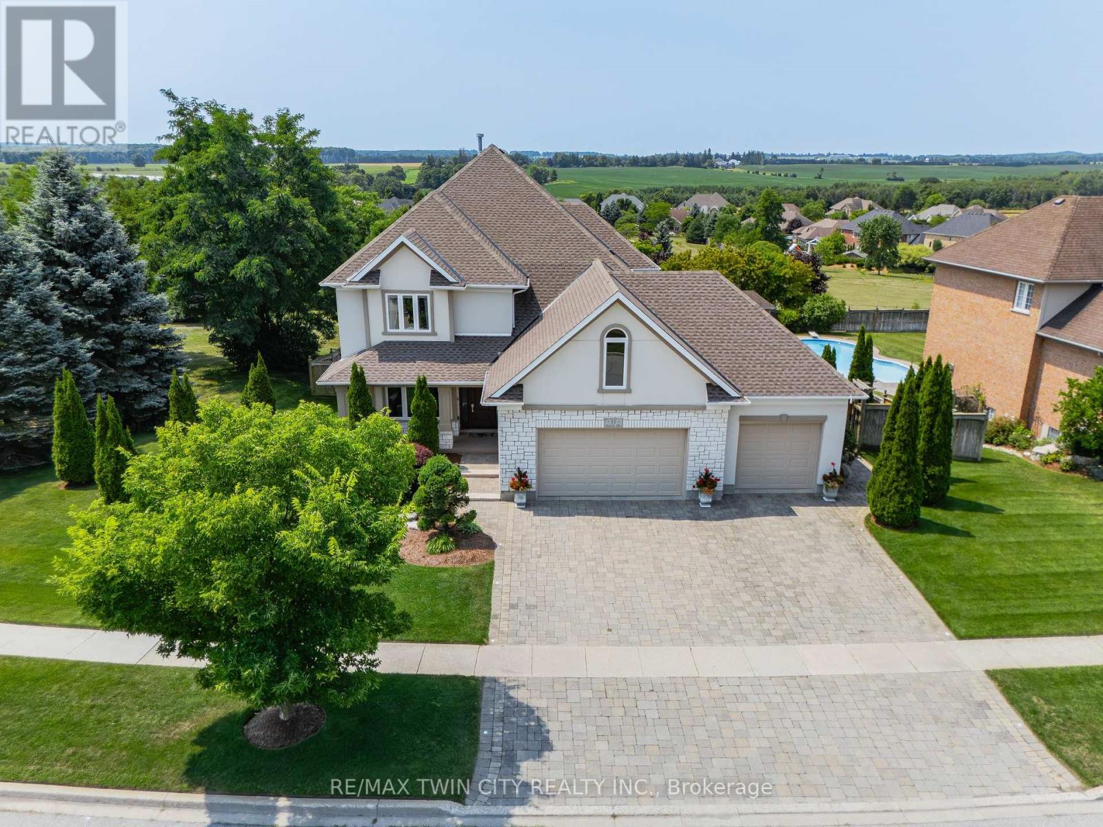 11 Milne Drive, Wilmot, Ontario  N0B 2H0 - Photo 2 - X12325189