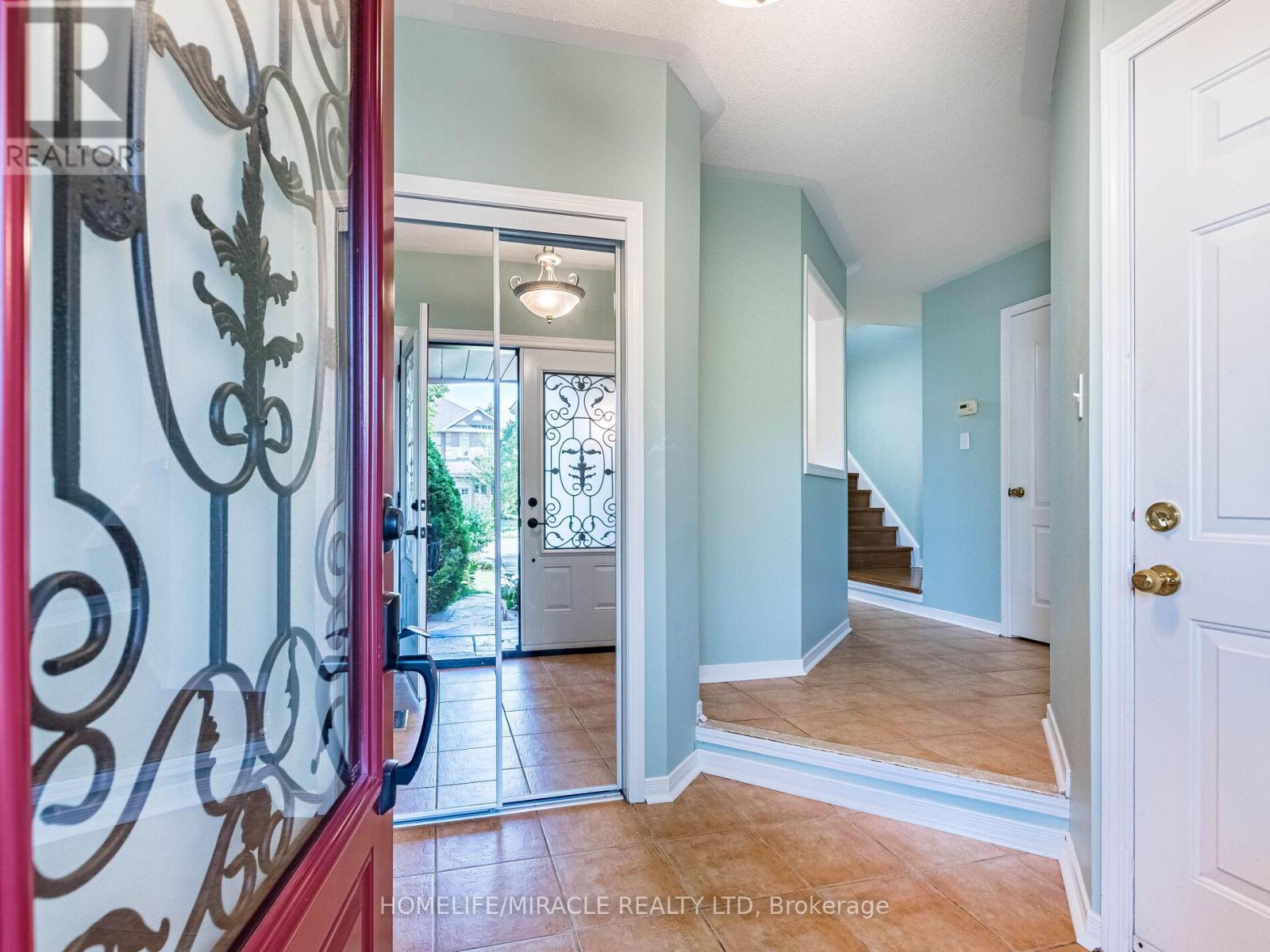 55 Native Landing, Brampton, Ontario  L6X 5A7 - Photo 5 - W12374499