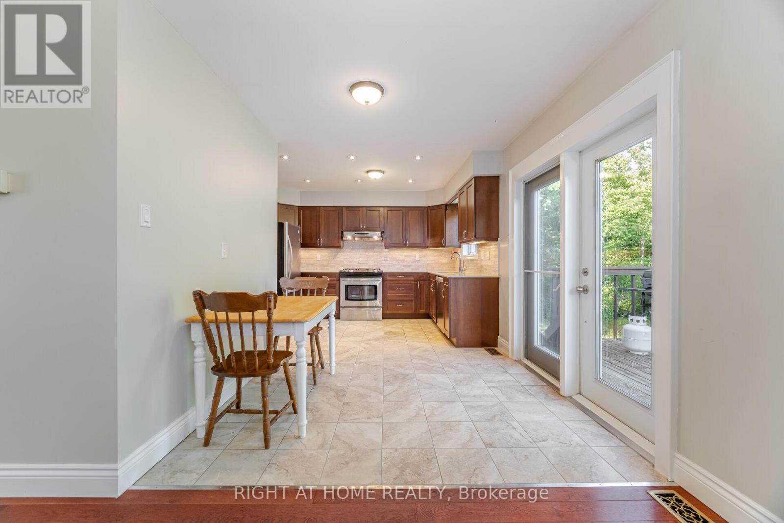 8080 Side Rd 15 Road, Halton Hills, Ontario  L9T 2X7 - Photo 10 - W12337732