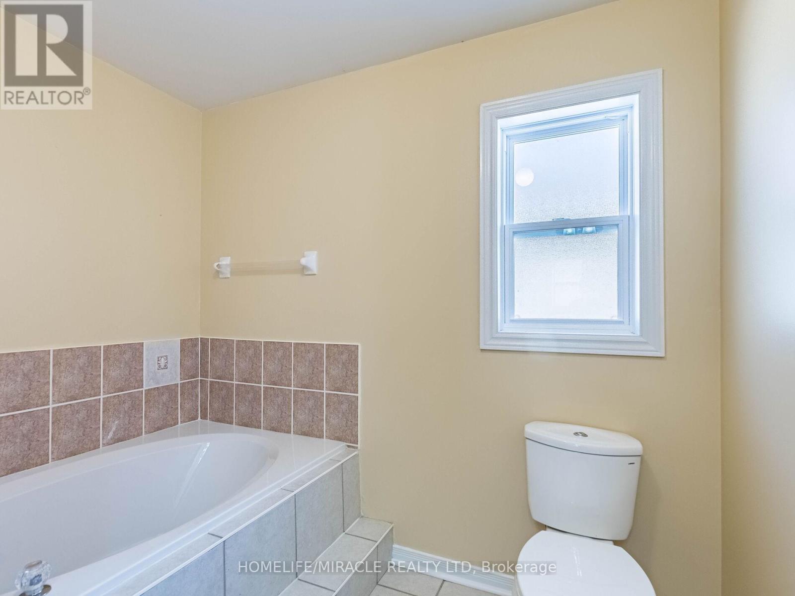 55 Native Landing, Brampton, Ontario  L6X 5A7 - Photo 29 - W12374499