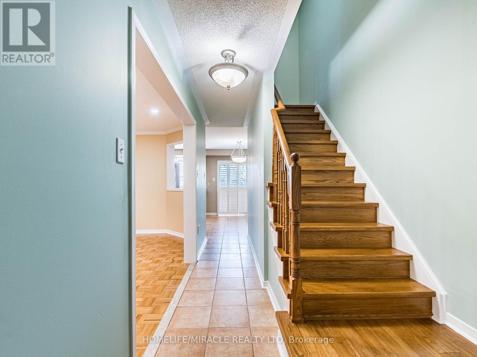 55 Native Landing, Brampton, Ontario  L6X 5A7 - Photo 7 - W12374499