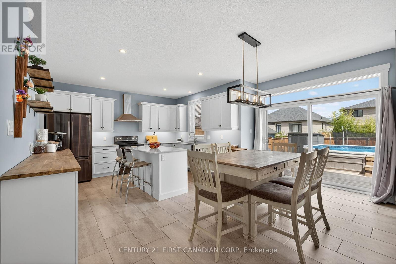 99 Thames Springs Crescent, Zorra, Ontario  N0M 2M0 - Photo 17 - X12376944