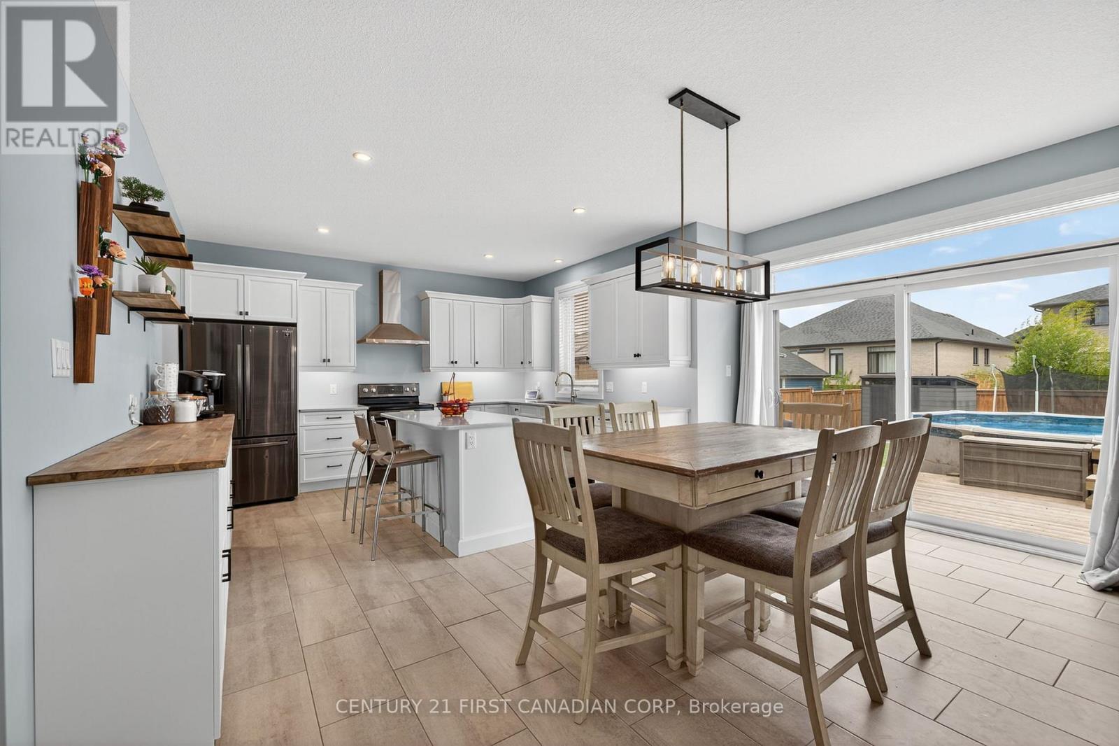 99 Thames Springs Crescent, Zorra, Ontario  N0M 2M0 - Photo 19 - X12376944