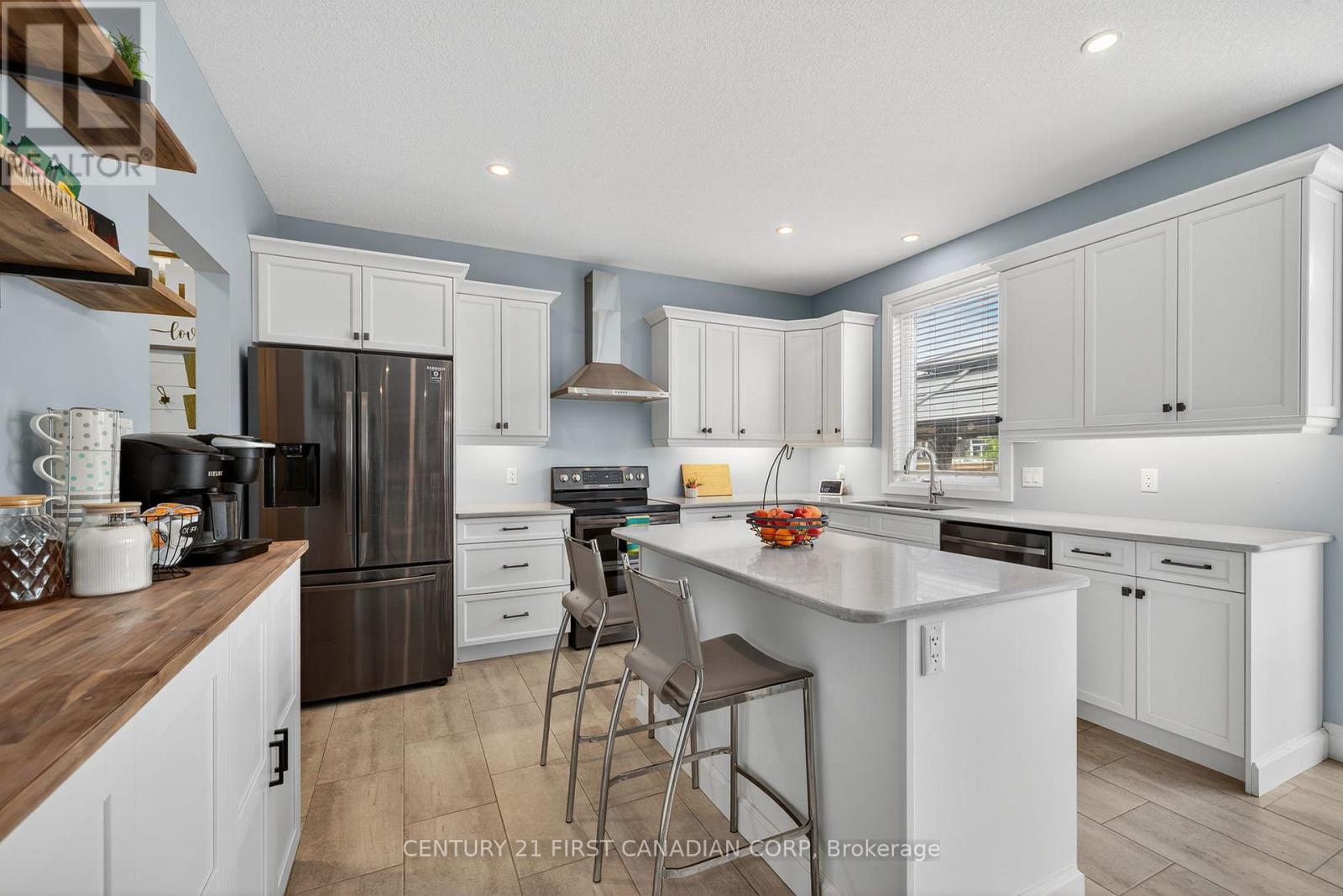 99 Thames Springs Crescent, Zorra, Ontario  N0M 2M0 - Photo 20 - X12376944