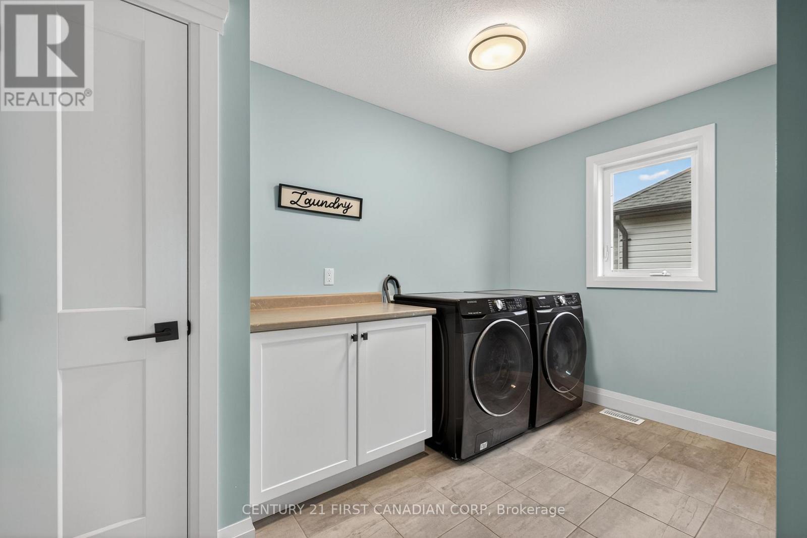 99 Thames Springs Crescent, Zorra, Ontario  N0M 2M0 - Photo 33 - X12376944