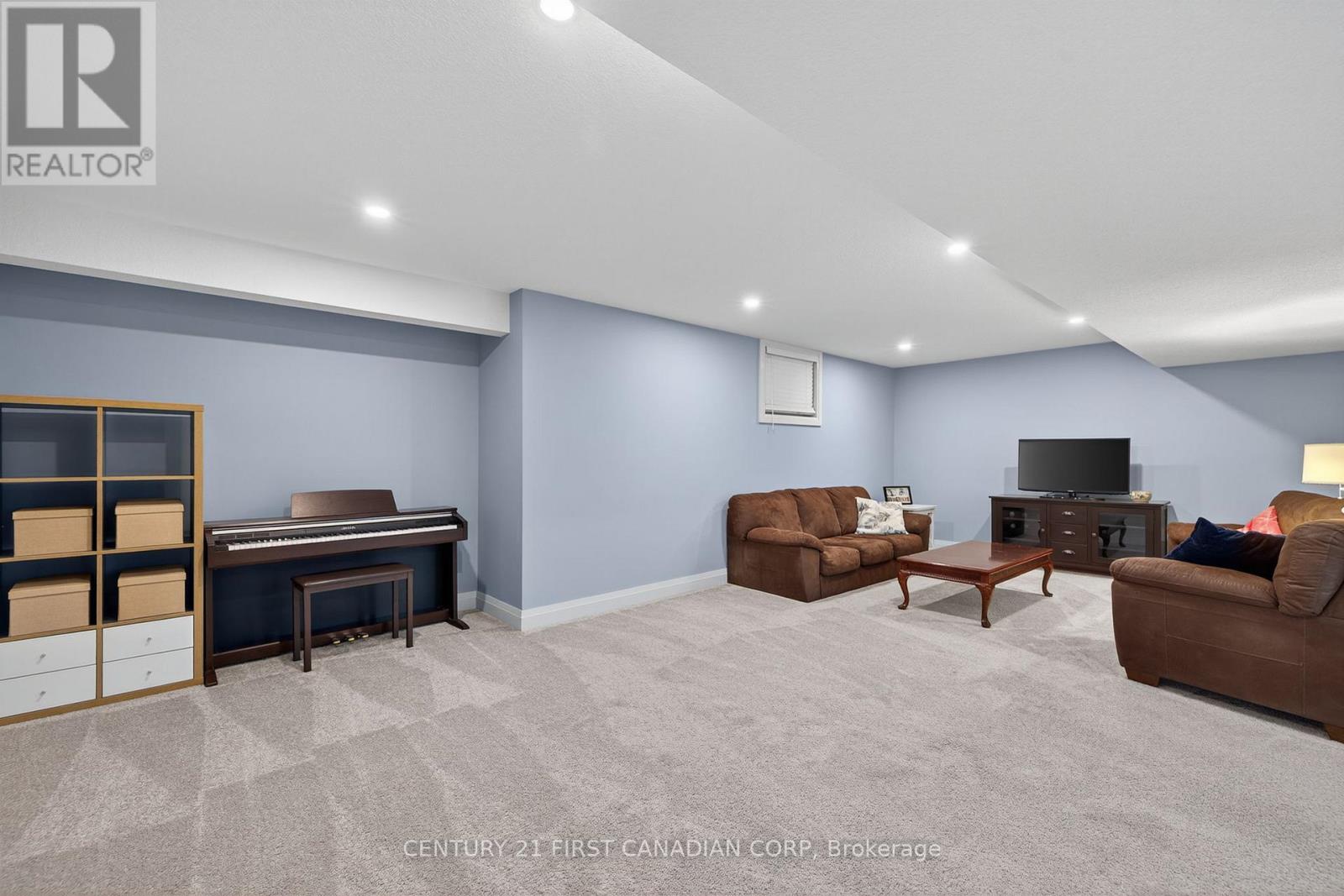99 Thames Springs Crescent, Zorra, Ontario  N0M 2M0 - Photo 35 - X12376944
