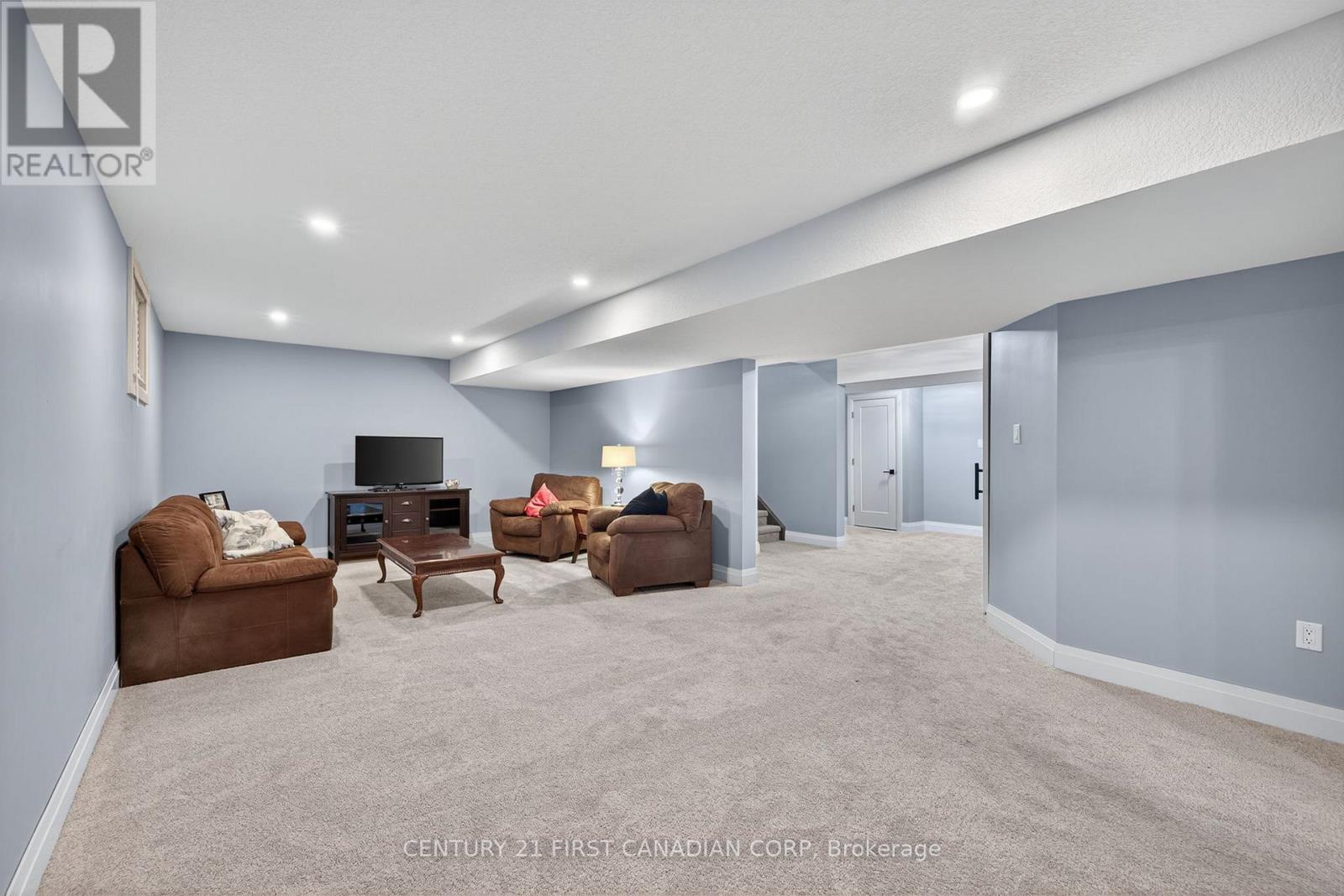 99 Thames Springs Crescent, Zorra, Ontario  N0M 2M0 - Photo 37 - X12376944