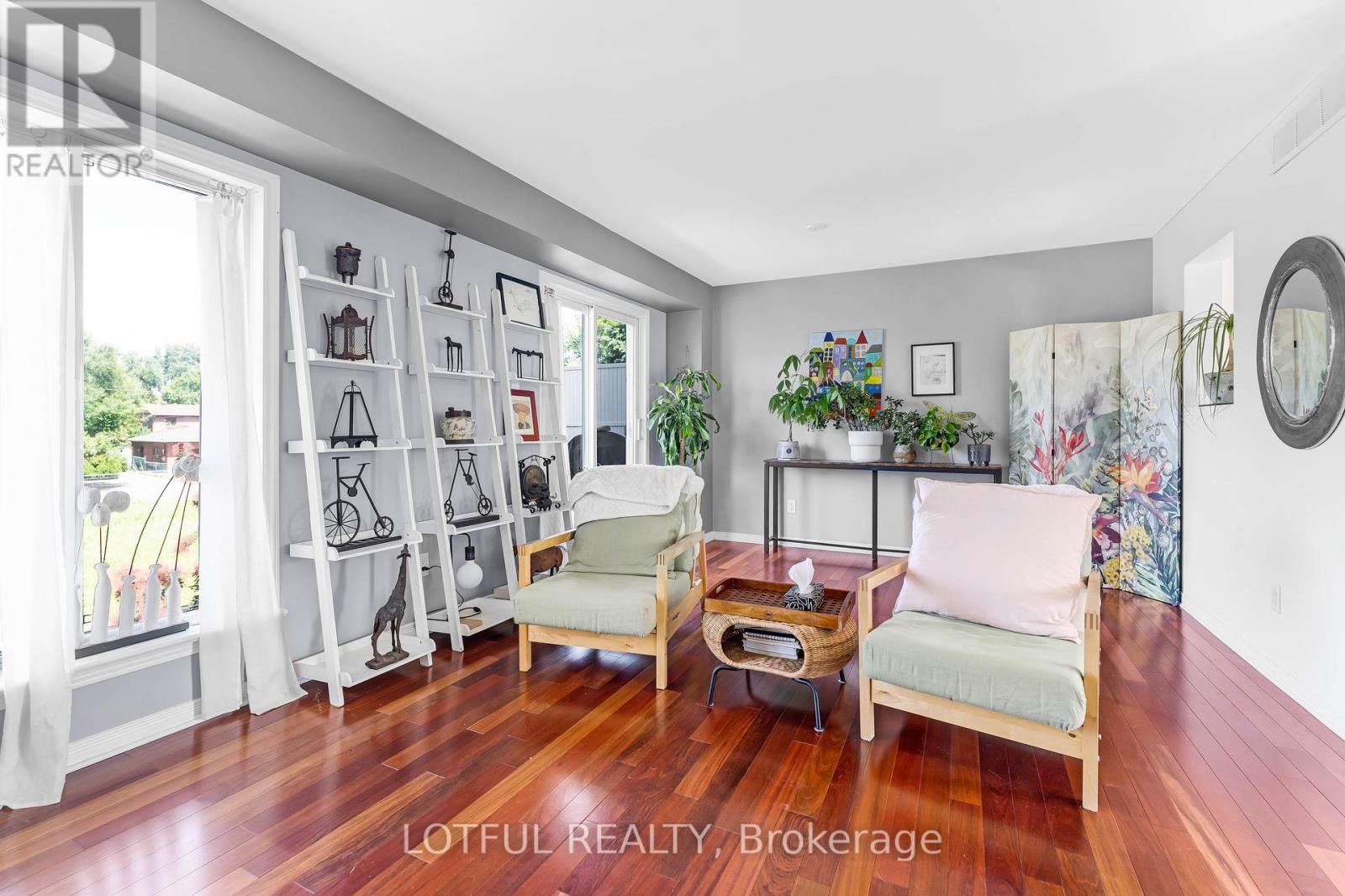 515 Burleigh Private, Ottawa, Ontario  K1J 1J9 - Photo 12 - X12376901