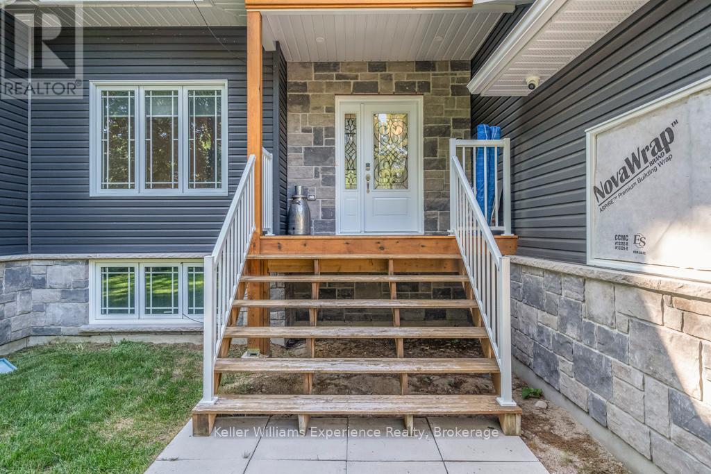 40 Lindale Avenue, Tiny, Ontario  L9M 0J2 - Photo 2 - S12376942