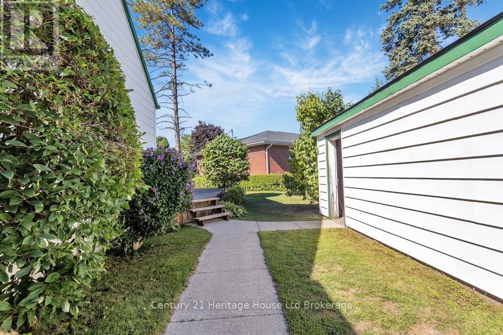 10 Parkside Drive, Tillsonburg, Ontario  N4G 3Z9 - Photo 25 - X12376940
