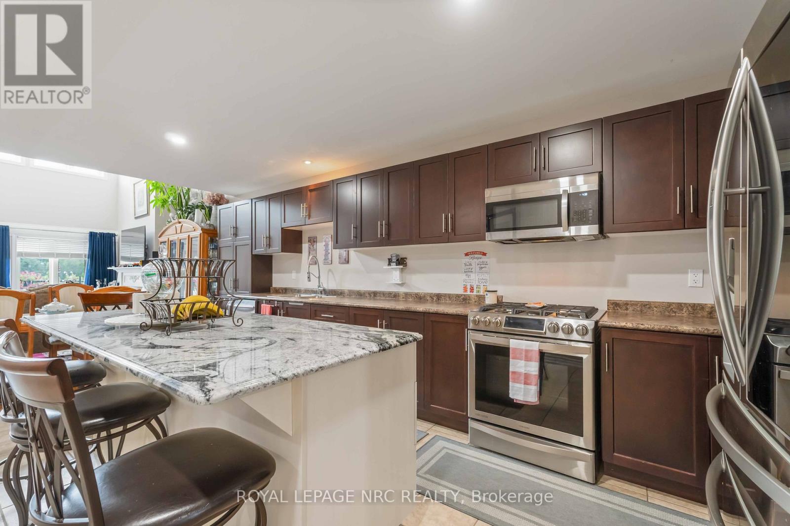 10 - 77 Avery Crescent, St. Catharines, Ontario  L2P 0E5 - Photo 10 - X12376934