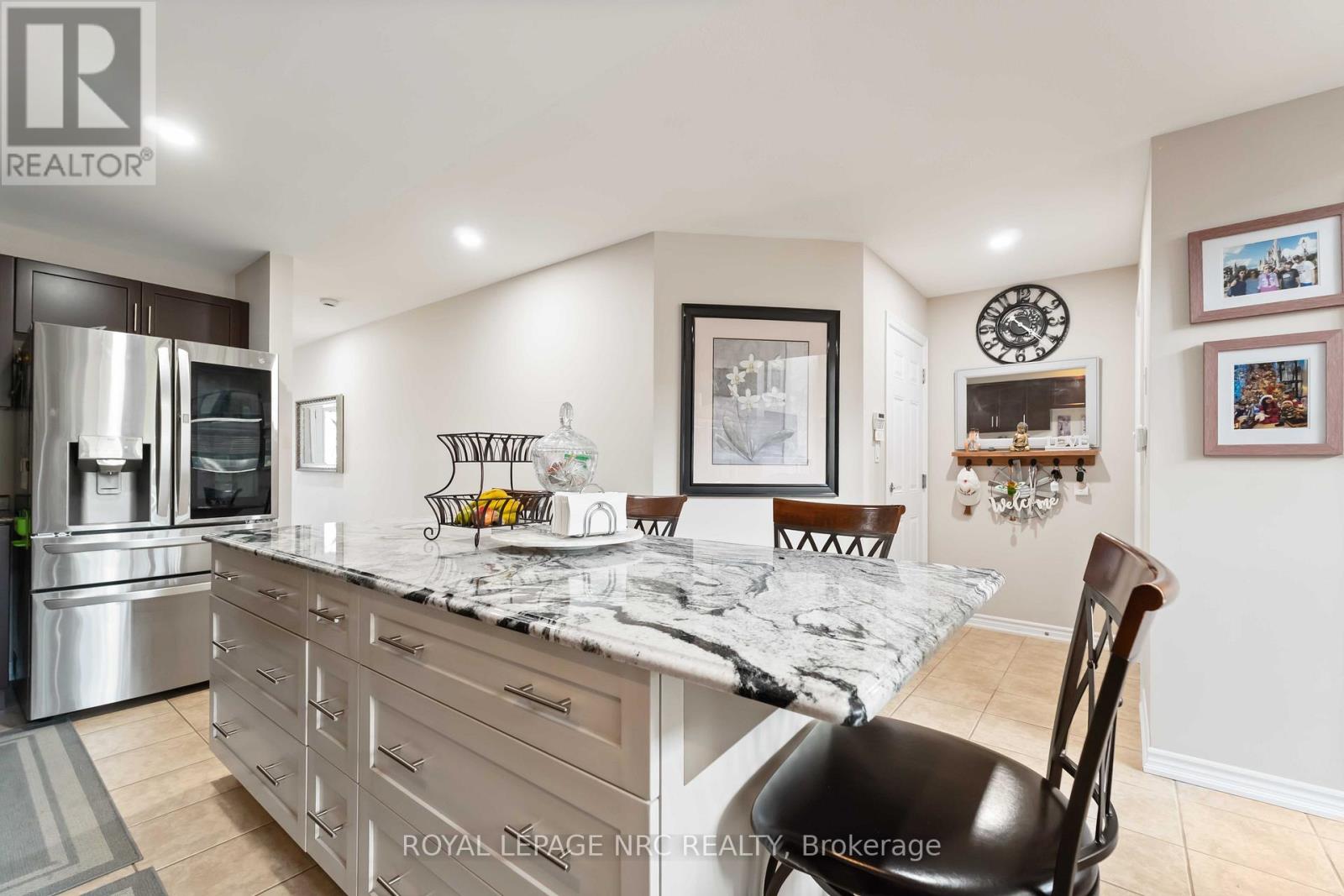 10 - 77 Avery Crescent, St. Catharines, Ontario  L2P 0E5 - Photo 12 - X12376934