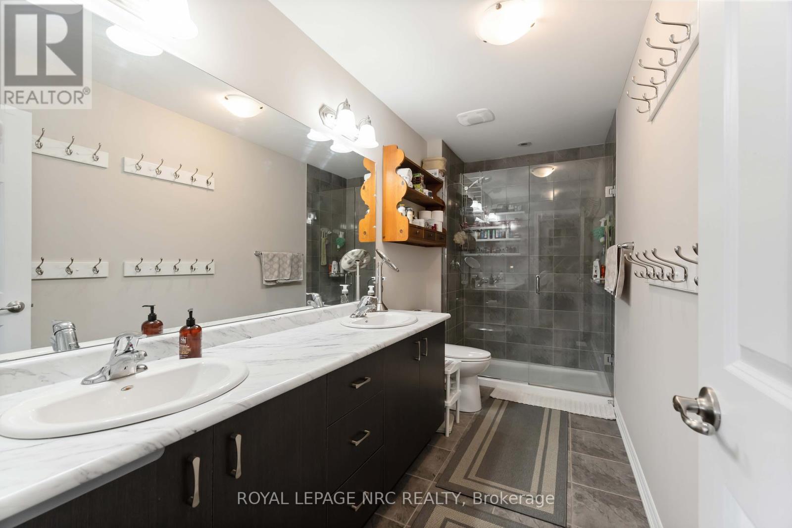 10 - 77 Avery Crescent, St. Catharines, Ontario  L2P 0E5 - Photo 26 - X12376934