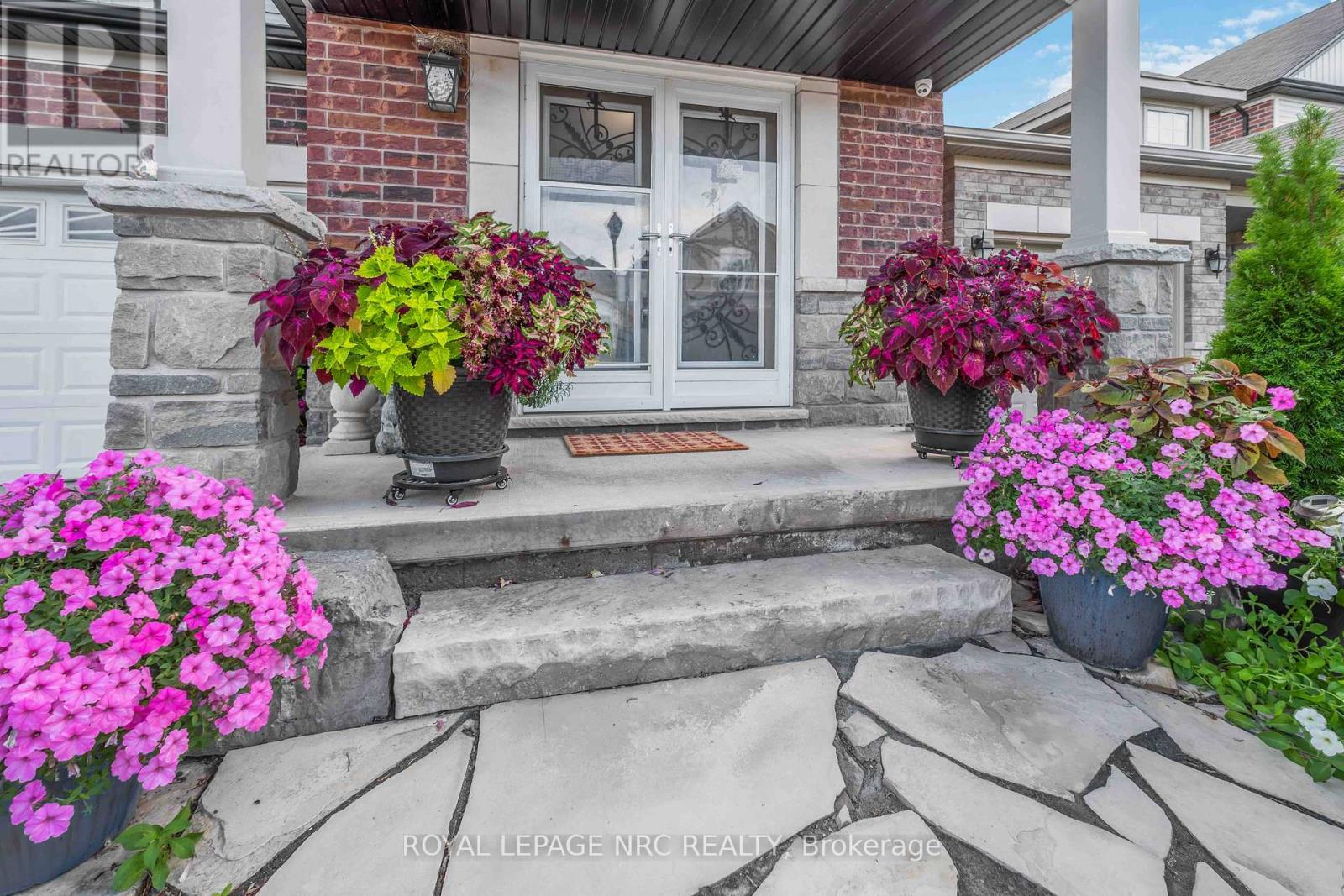 10 - 77 Avery Crescent, St. Catharines, Ontario  L2P 0E5 - Photo 3 - X12376934