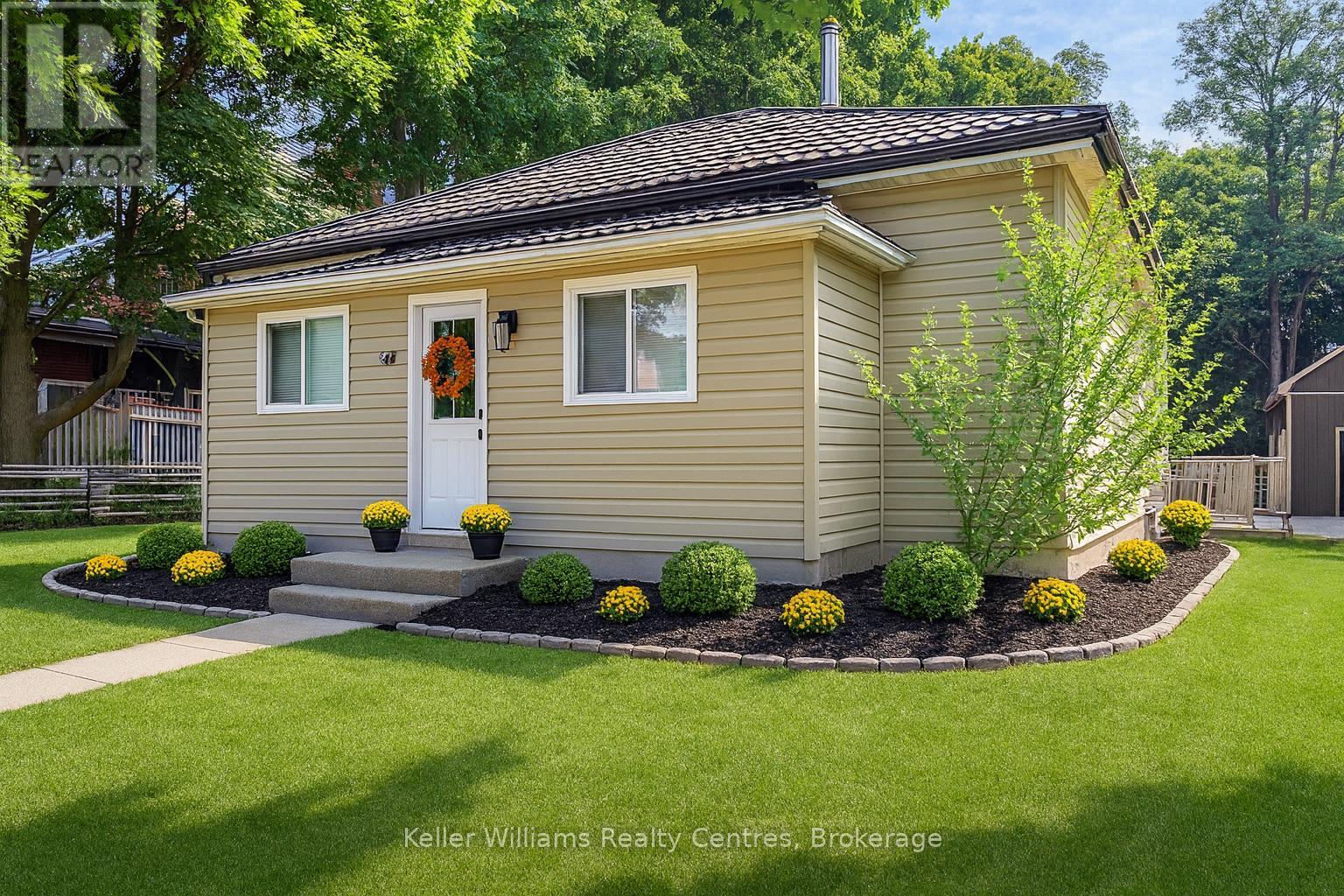 31 Yonge Street S, Arran-Elderslie, Ontario  N0H 2N0 - Photo 3 - X12376875