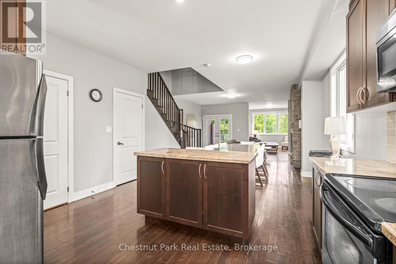 65 Rockmount Crescent, Gravenhurst, Ontario  P1P 0A6 - Photo 15 - X12376955