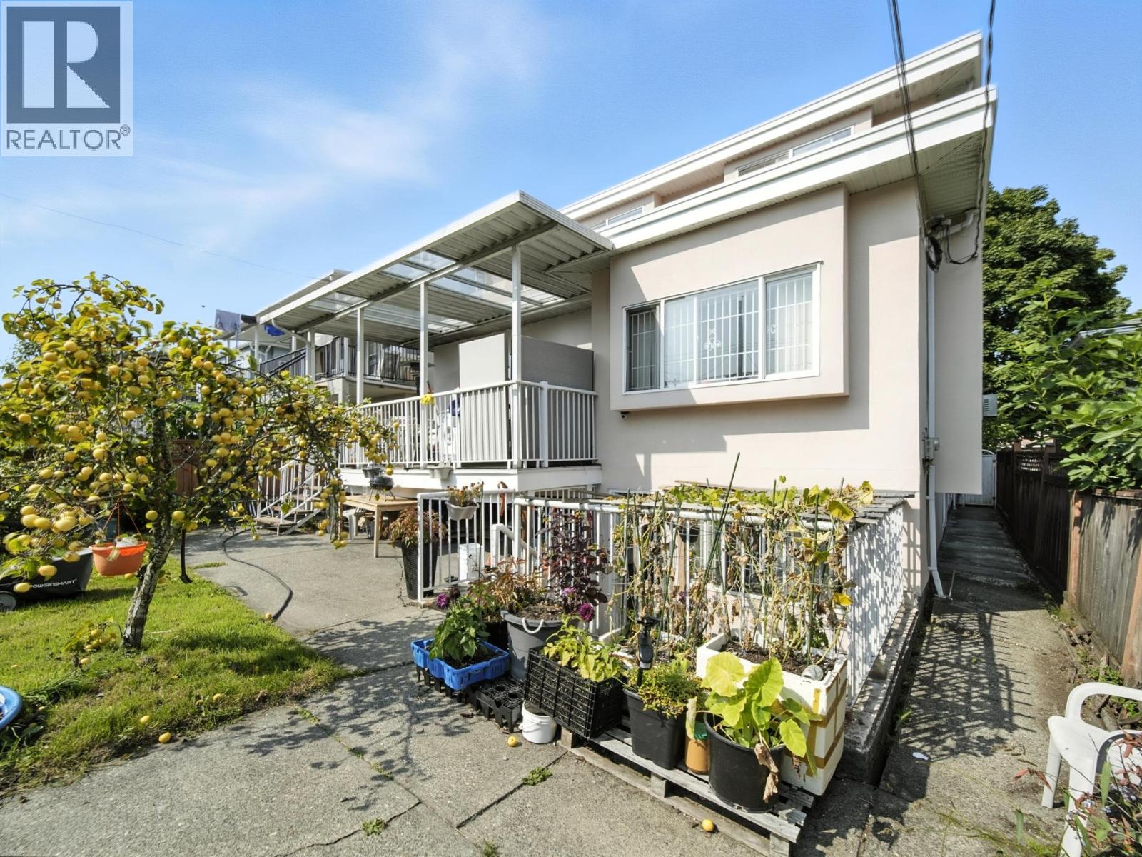 Property at 2228 E 40TH AVENUE image 3
