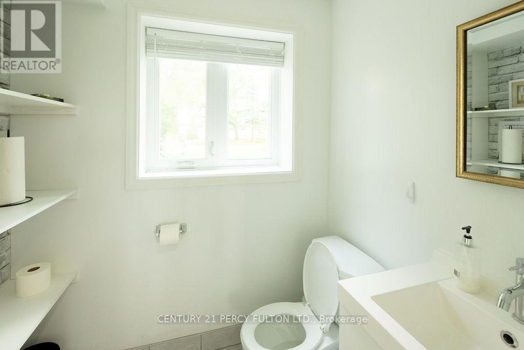 1718 Fairview Drive, Severn, Ontario  L0K 1E0 - Photo 26 - S12375799