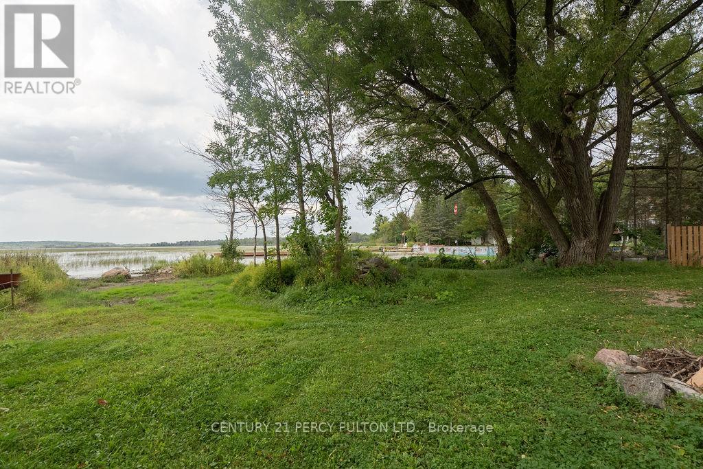 1718 Fairview Drive, Severn, Ontario  L0K 1E0 - Photo 1 - S12375799