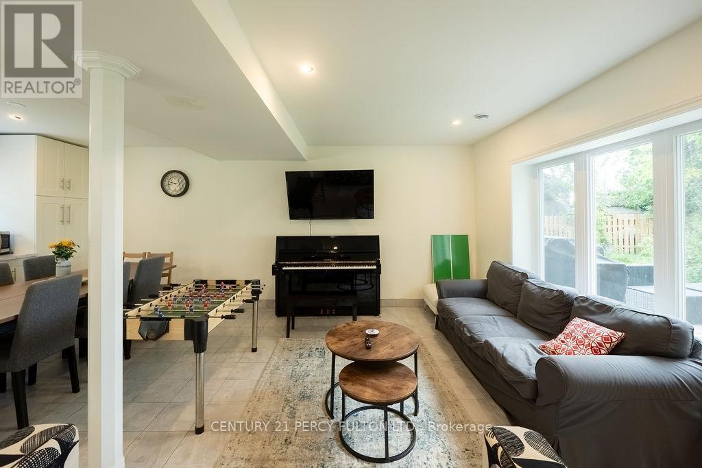1718 Fairview Drive, Severn, Ontario  L0K 1E0 - Photo 7 - S12375799