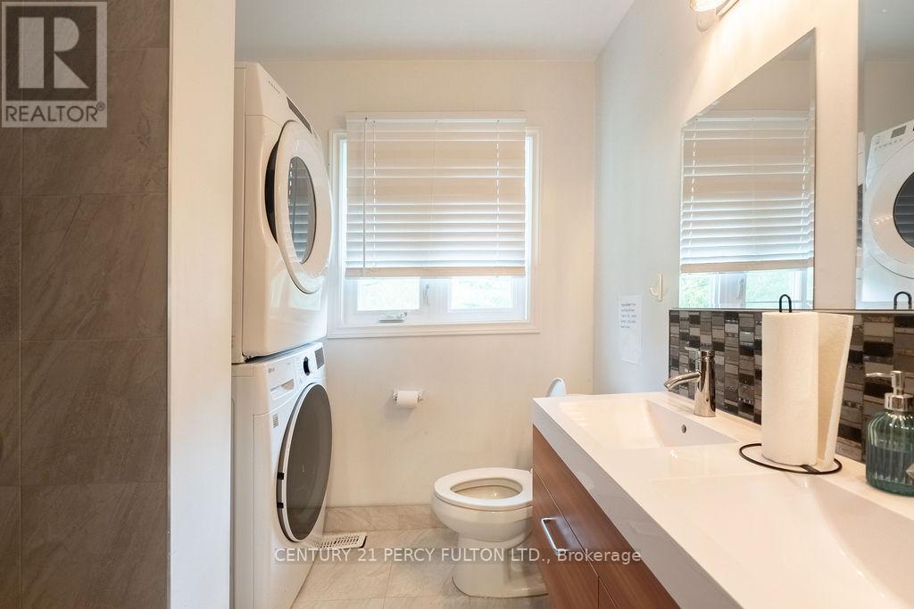 1718 Fairview Drive, Severn, Ontario  L0K 1E0 - Photo 23 - S12375799