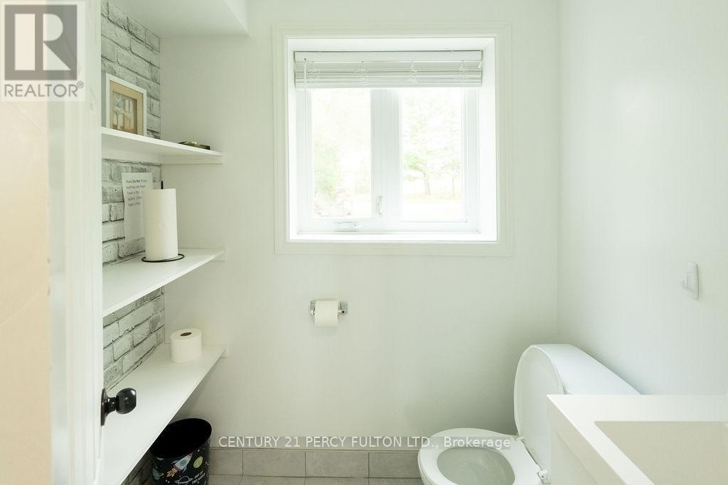 1718 Fairview Drive, Severn, Ontario  L0K 1E0 - Photo 21 - S12375799