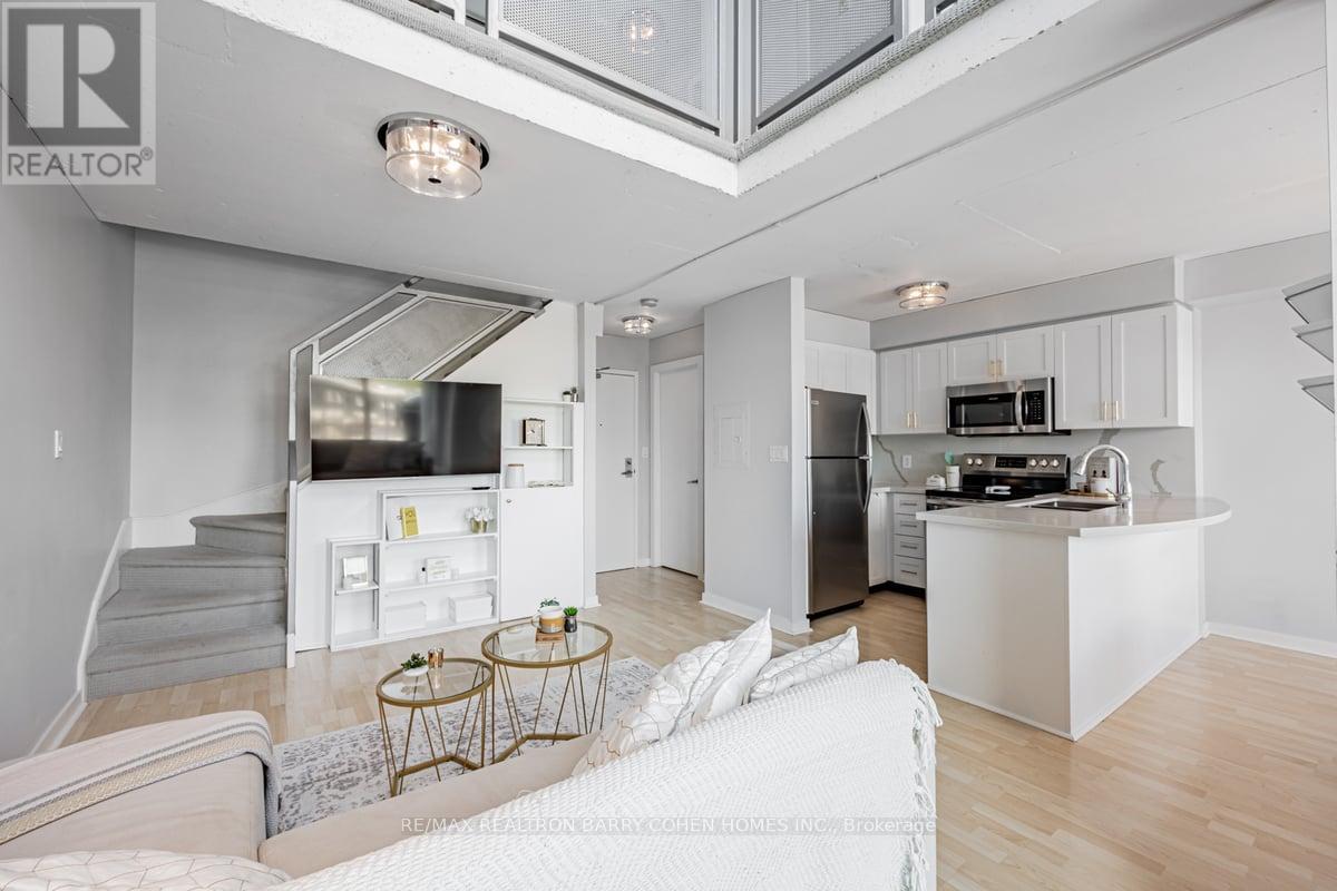 Ph 803 - 800 King Street W, Toronto, Ontario  M5V 3M7 - Photo 3 - C12376811