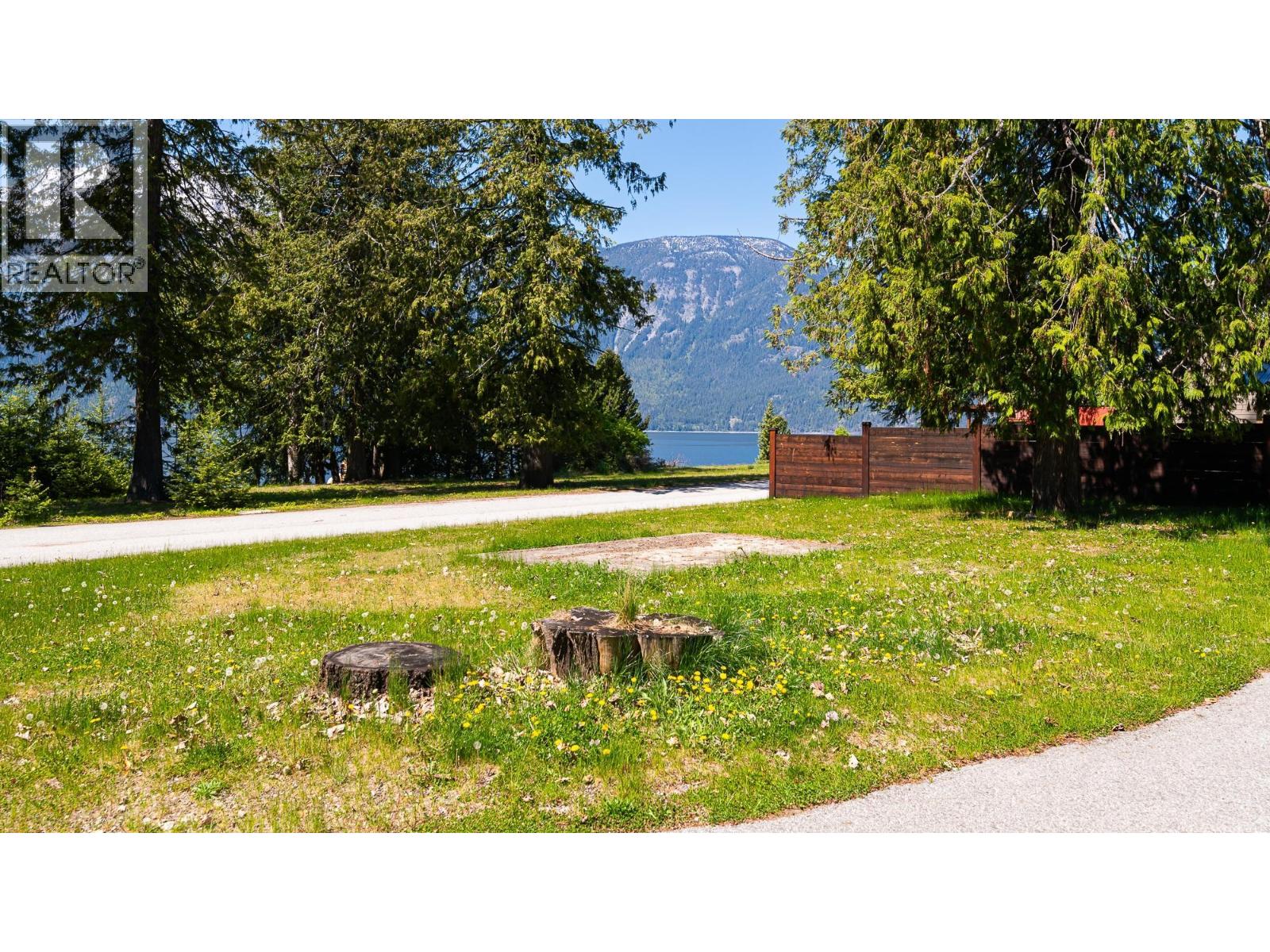 13488 Lakeshore Drive, Boswell, British Columbia  V0B 1A4 - Photo 9 - 10339282