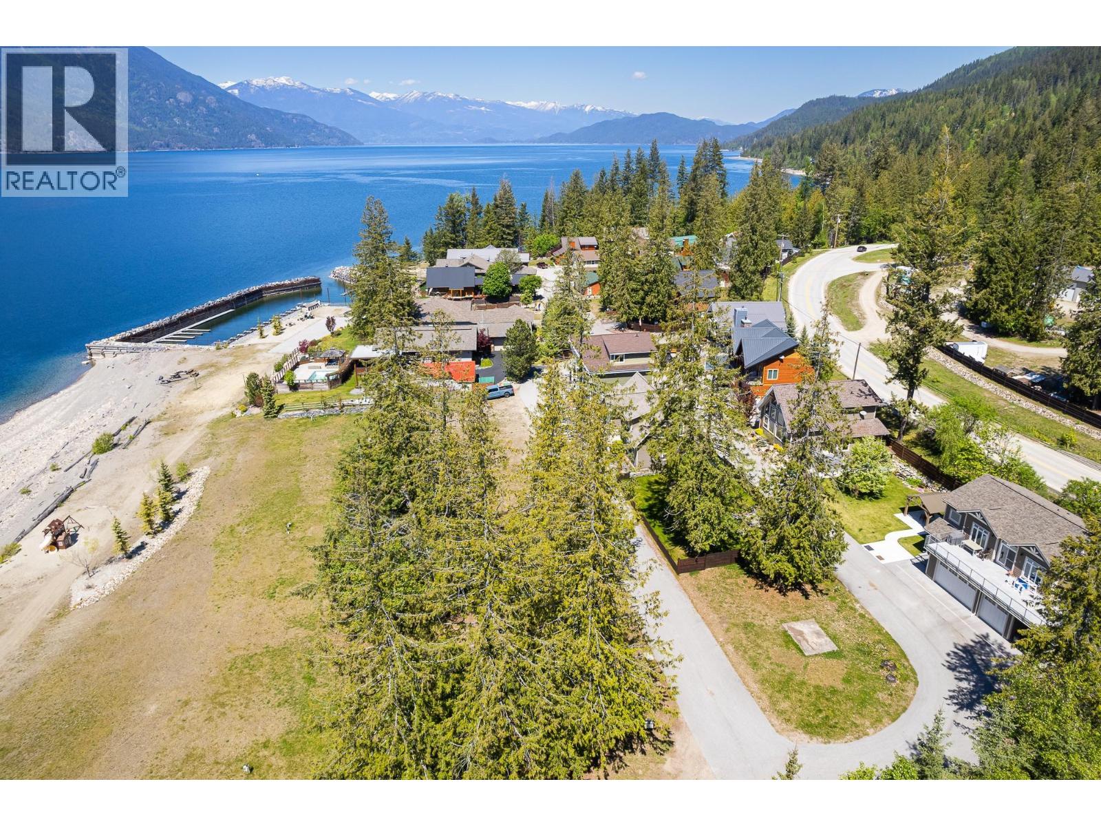 13488 Lakeshore Drive, Boswell, British Columbia  V0B 1A4 - Photo 3 - 10339282