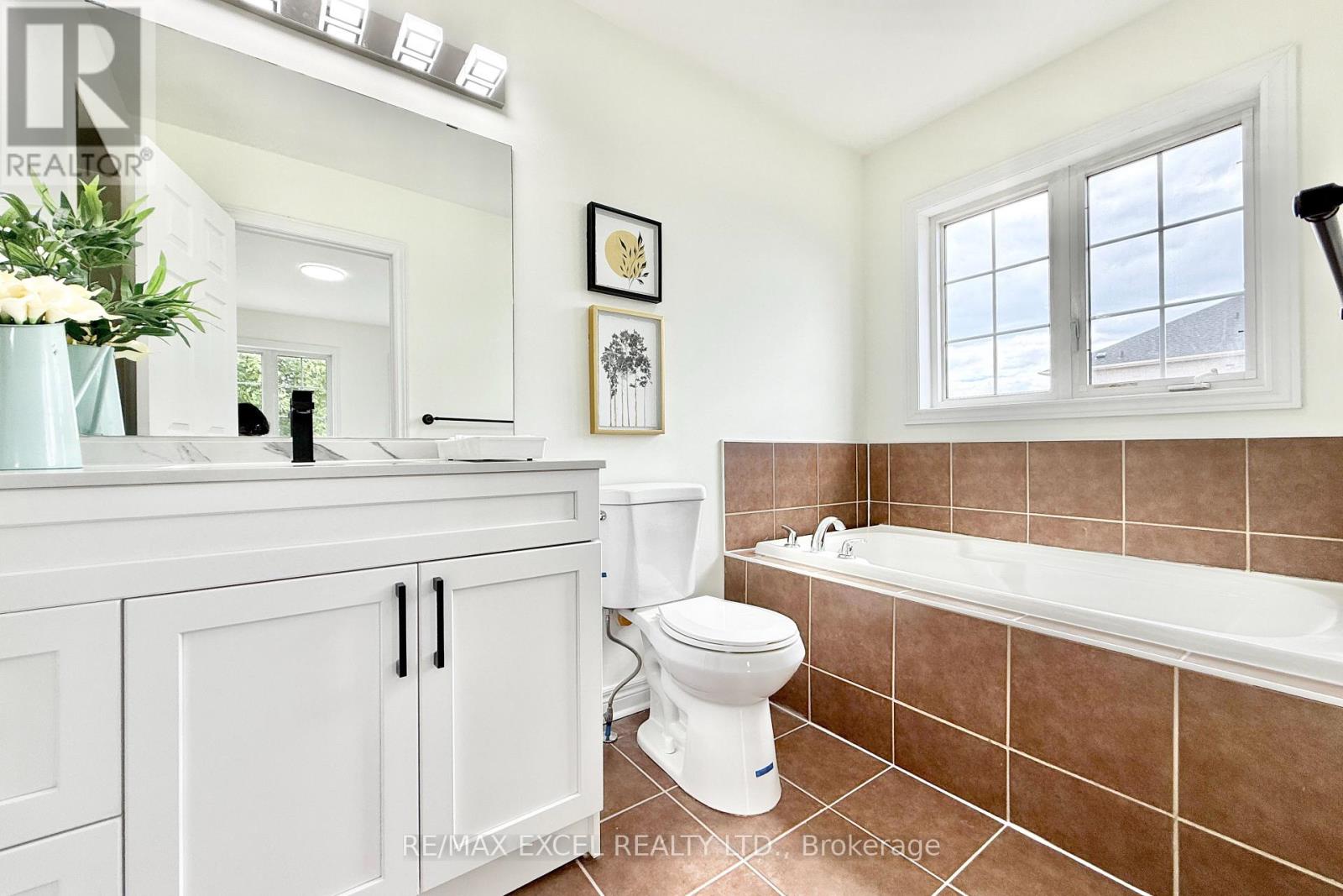 455 White's Hill Avenue, Markham, Ontario  L6B 0J7 - Photo 33 - N12376602