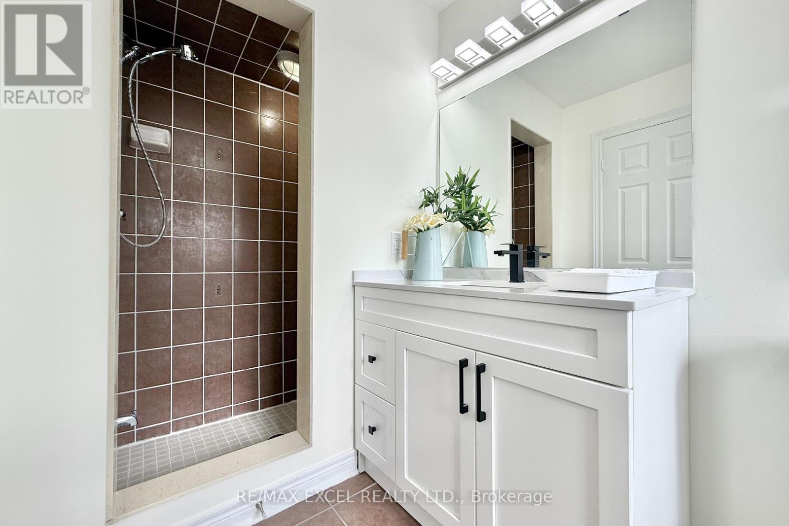 455 White's Hill Avenue, Markham, Ontario  L6B 0J7 - Photo 34 - N12376602