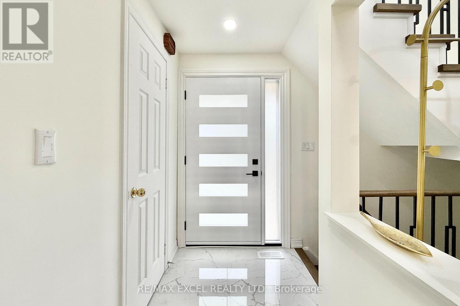 455 White's Hill Avenue, Markham, Ontario  L6B 0J7 - Photo 8 - N12376602
