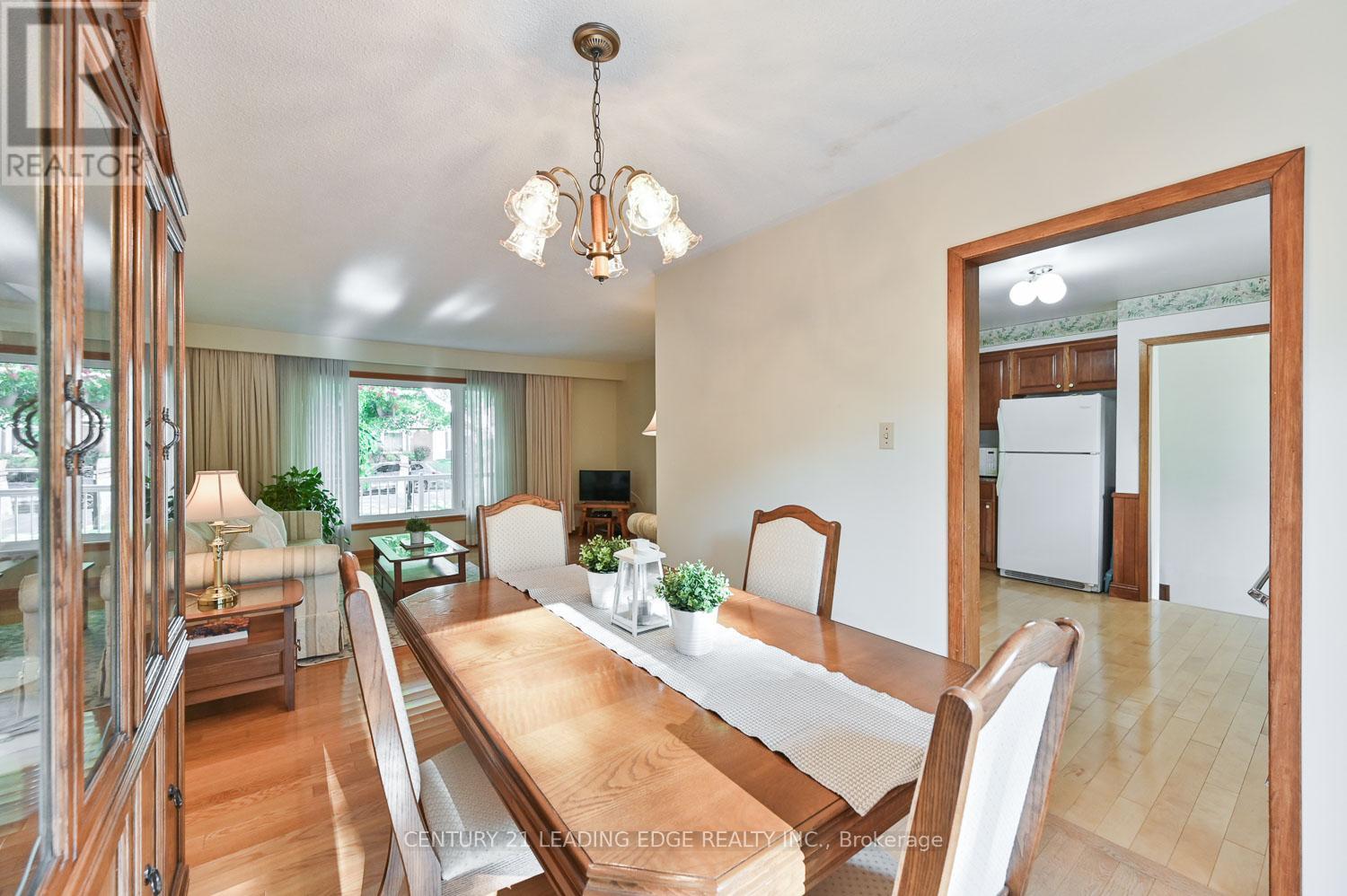 18 Sir Constantine Drive, Markham, Ontario  L3P 2X2 - Photo 12 - N12376704