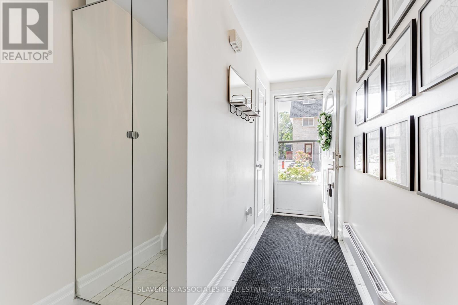 54 - 141 Clark Avenue, Markham (Thornhill), Ontario  L3T 4P4 - Photo 3 - N12376741