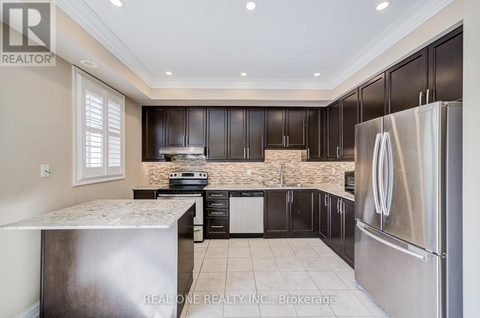 9 Ruskov Lane, Markham, Ontario  L6C 0P1 - Photo 14 - N12376756
