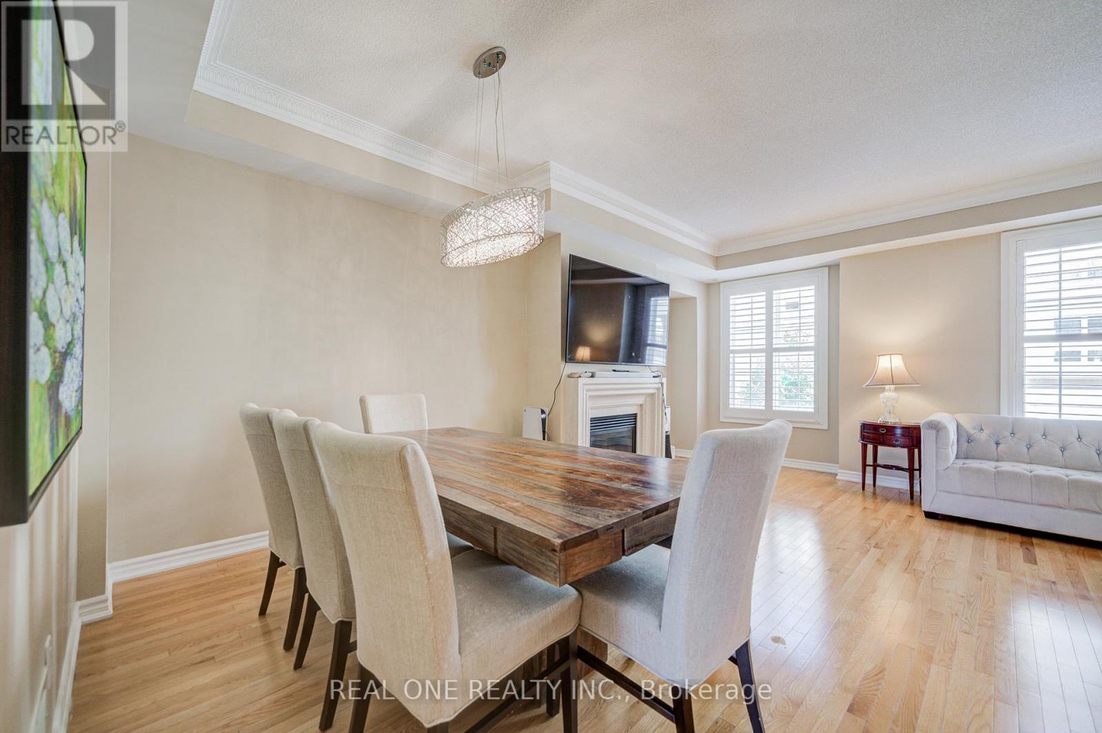 9 Ruskov Lane, Markham, Ontario  L6C 0P1 - Photo 8 - N12376756