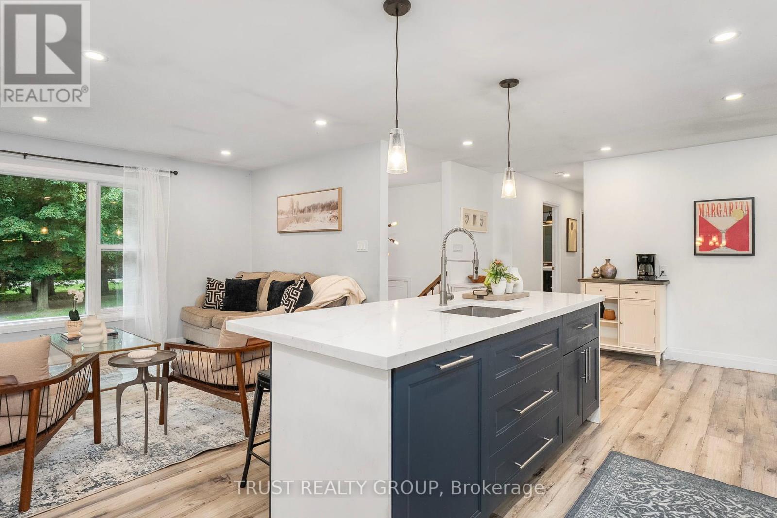 9048 River Road W, Adjala-Tosorontio, Ontario  L0N 1P0 - Photo 6 - N12376820