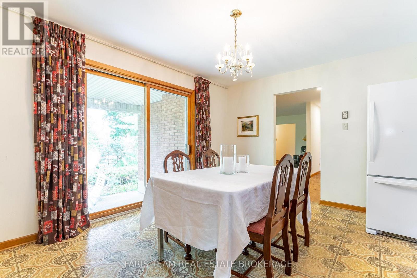 29 Lorrie Crescent, Tiny, Ontario  L0L 2T0 - Photo 12 - S12376628